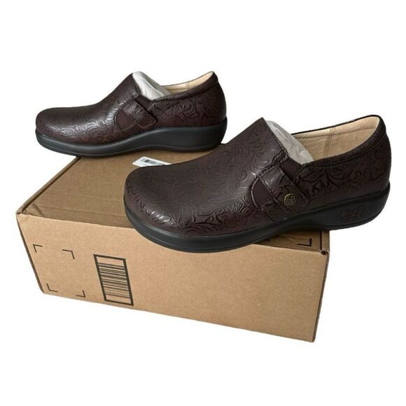Algeria Floral Embossed Flutter Chocolate Brown Loafer Clogs 38 U.S. 8 - 8.5 - Picture 3 of 9